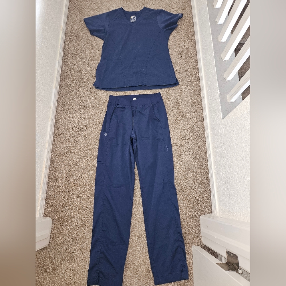 Wonder wink scrubs